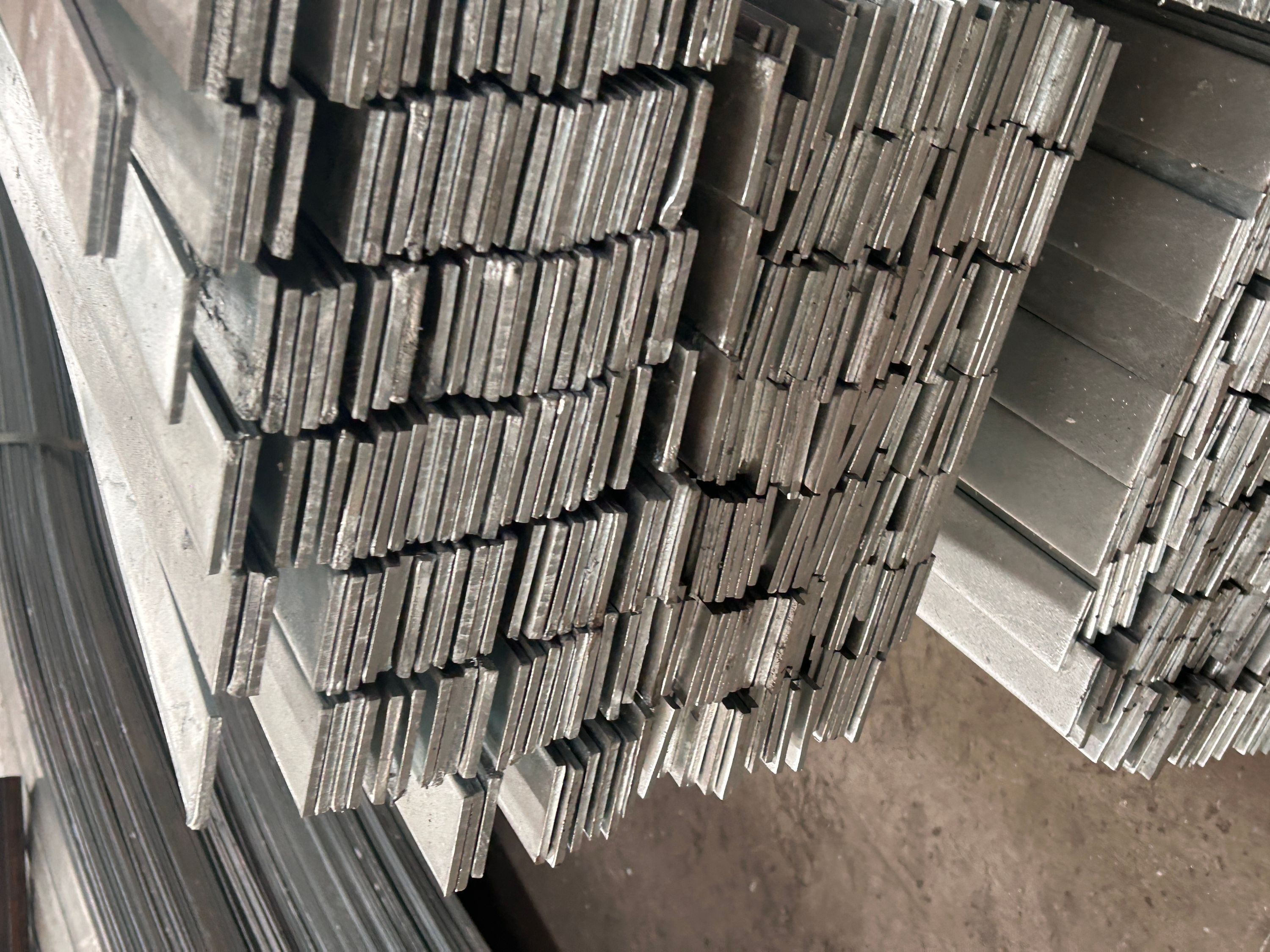 Hot-Dip Galvanized Flat Bar: Top 10 Suppliers for Your Durability Needs